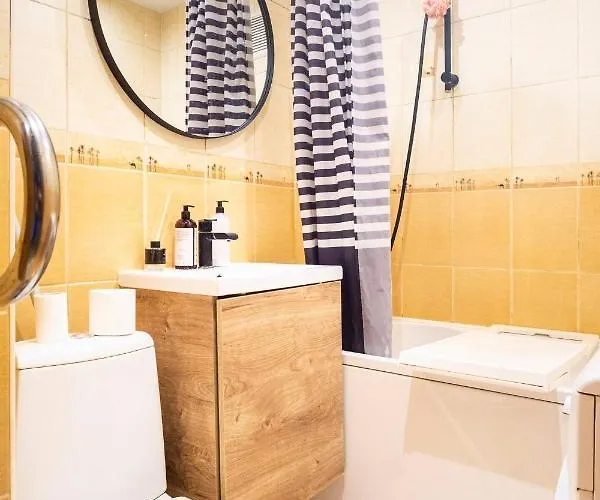 公寓 Cozy Flat Near Center And Airport. Free Parking